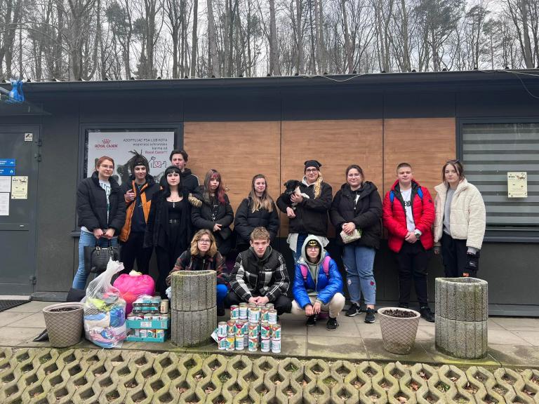 Wizyta uczestników 11-12 Hufca Pracy w Gdyni w Ciapkowie