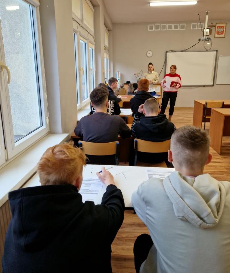 Zajęcia z doradcą zawodowym w ramach programu adaptacyjno-integracyjnego pt. „Witamy w OHP”.