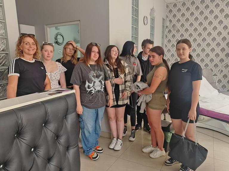 Kurs laminacji brwi i stylizacji rzęs w Świdnicy zakończony