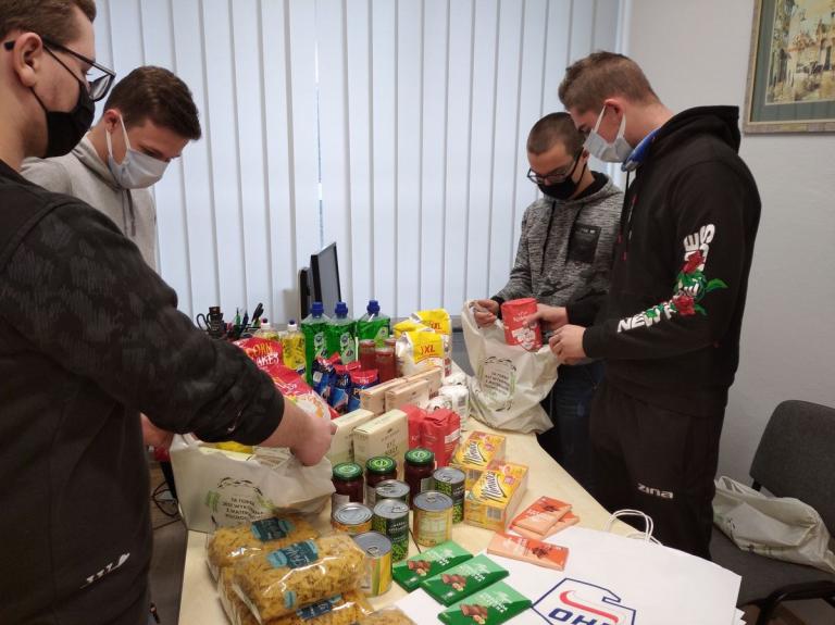 Świąteczny wolontariat w 9-9 Hufiec Pracy Krosno
