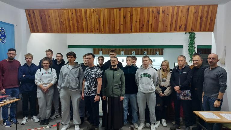 Mistrzostwa Hufca Pracy w Krotoszynie w Strzelaniu z Broni Pneumatycznej i Rzucie Lotką