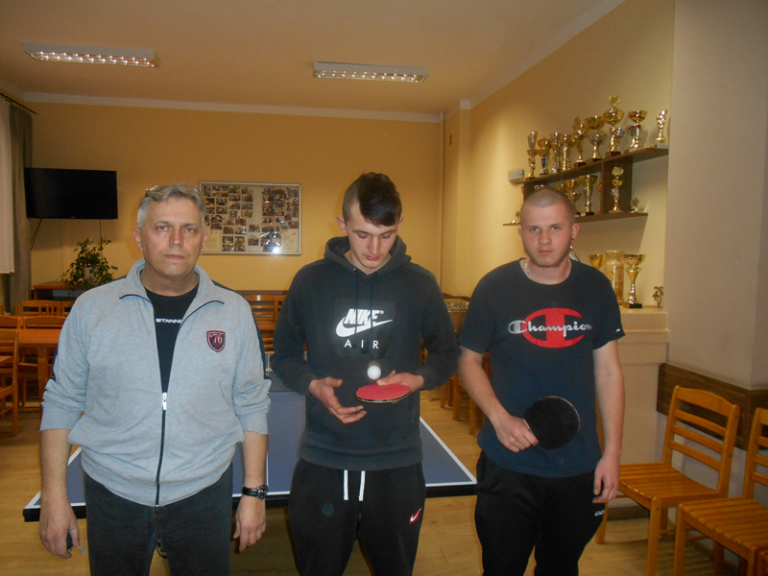 CYKLICZNE ZAJĘCIA SPORTOWE W STARACHOWICACH
