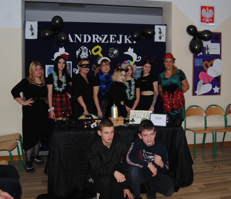 Wieczór Andrzejkowy w Ośrodku Szkolenia i Wychowania w Szamocinie