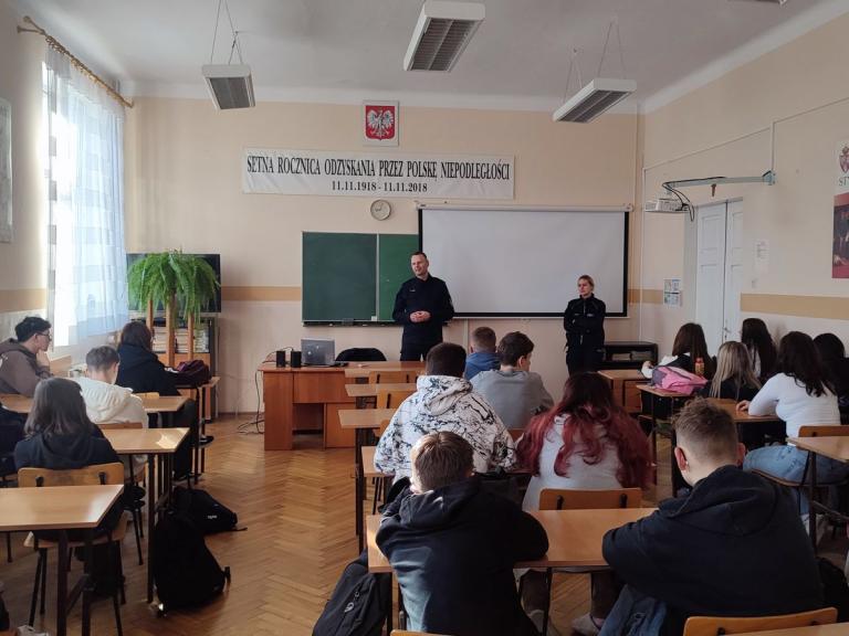 Cyberzagrożenia – Zajęcia profilaktyczne z policjantem