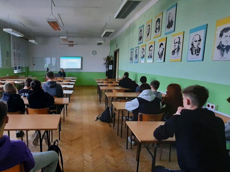 Cyberprzemoc i Siecioholizm