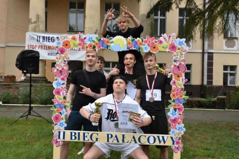 II Bieg Pałacowy w Ośrodku Szkolenia i Wychowania w Niechanowie