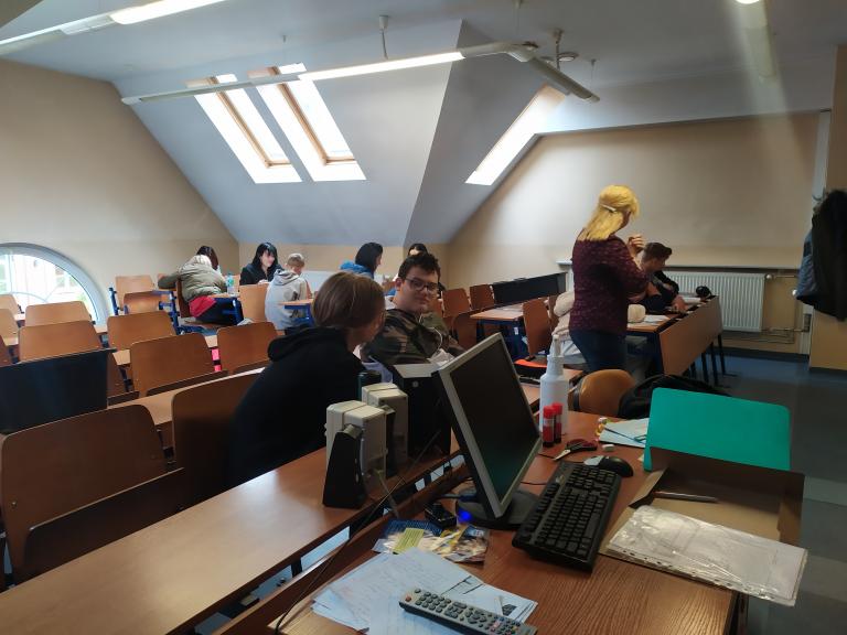 Grupowe i indywidualne zajęcia z pracownikami rozwoju zawodowego w 12-20 HP 