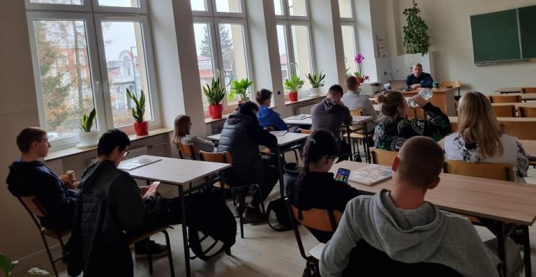 Spotkanie z Policjantem na temat odpowiedzialności w Internecie