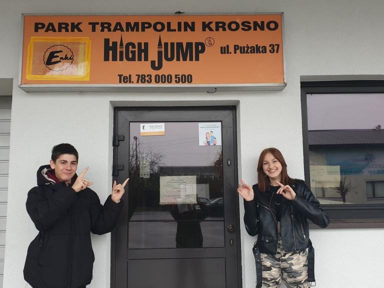 Integracyjne wyjście młodzieży OSiW do parku trampolin