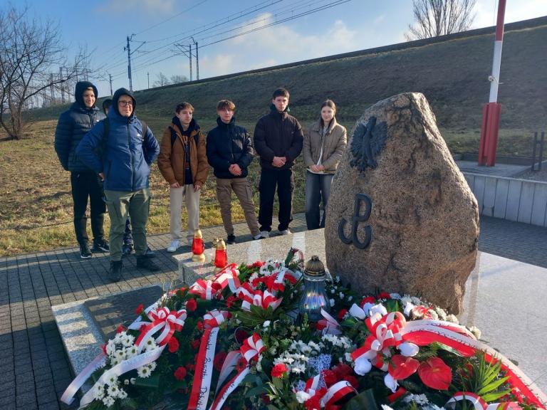 Dębicka młodzież pamięta o poległych