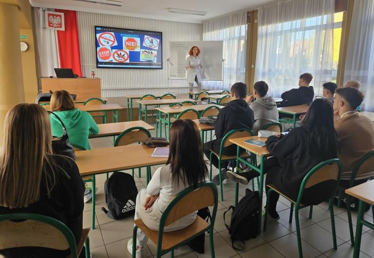 Uzależnienia - cichy wróg młodzieży