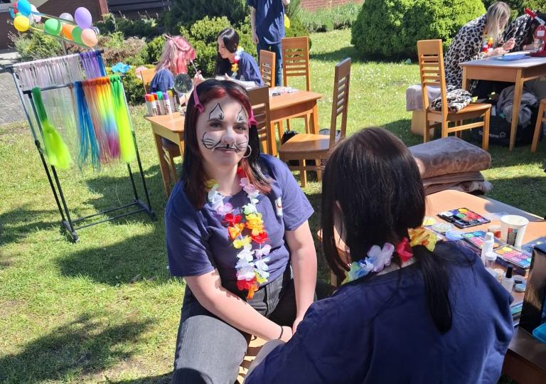 Hawajski klimat i fryzjerska magia w Elblągu 
