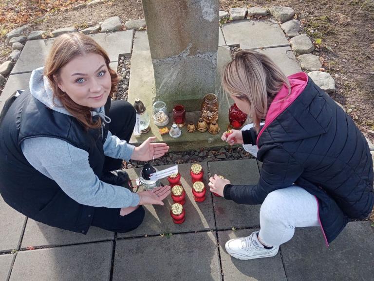 Inicjatywa Wojewódzkiej Rady Młodzieży „Znajdź grób zapomniany”