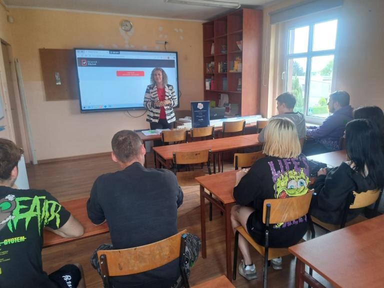 Zajęcia z zakresu godzenia ról zawodowych i rodzinnych  doradcą  zawodowym świdnickiego MCK