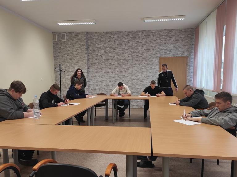 Konkurs „Niepodległość- czyli co wiem o historii Polski” w OSiW Iwonicz