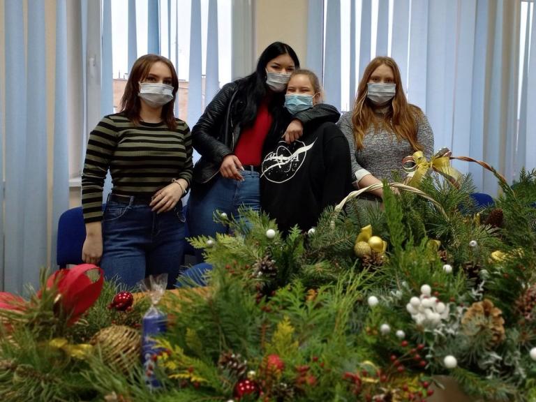 Warsztaty bożonarodzeniowe w Centrum Edukacji I Pracy Młodzieży w Tarnobrzegu