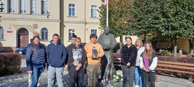 Obchody Dnia Papieskiego w Ochotniczych Hufcach Pracy