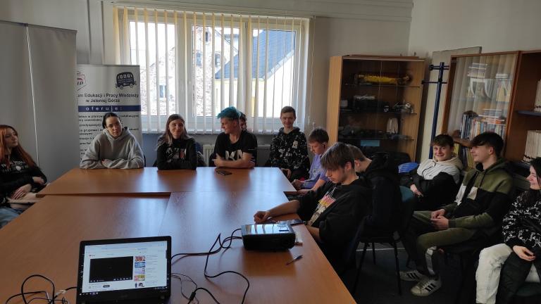 „ Internet- tylko bezpieczny”  w Hufcu Pracy w Jeleniej Górze