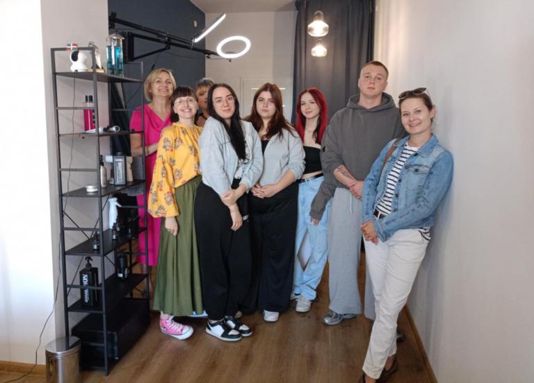 MCK Radomsko: Wizyta studyjna w salonie barberskim Mr. Barber w Radomsku
