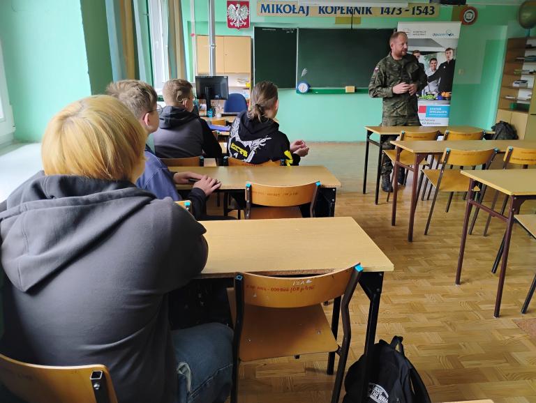 HP 5-11 Bełchatów: „Młody Patriota - bezpieczny obywatel” – spotkanie młodzieży z Plutonowym 93 Batalionu Lekkiej Piechoty wchodzącej w skład 9 Łódzkiej Brygady Wojsk Obrony Terytorialnej
