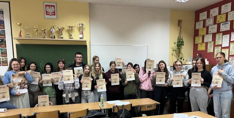 100 lekcji historii na 100-lecie Przysposobienia Wojskowego Kobiet w Hufcu Pracy we Wrześni