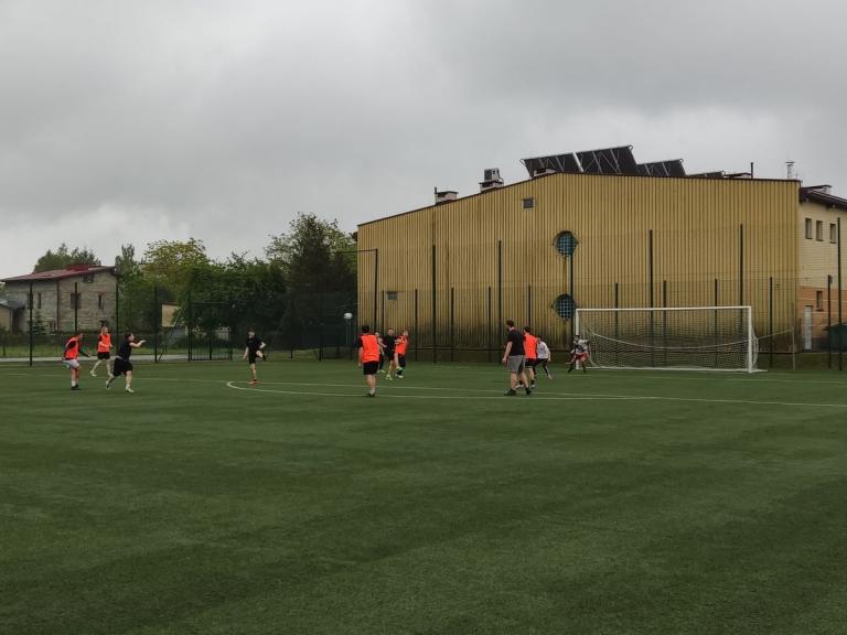 Rozgrywki piłki nożnej w 9-9 Hufcu Pracy Krosno