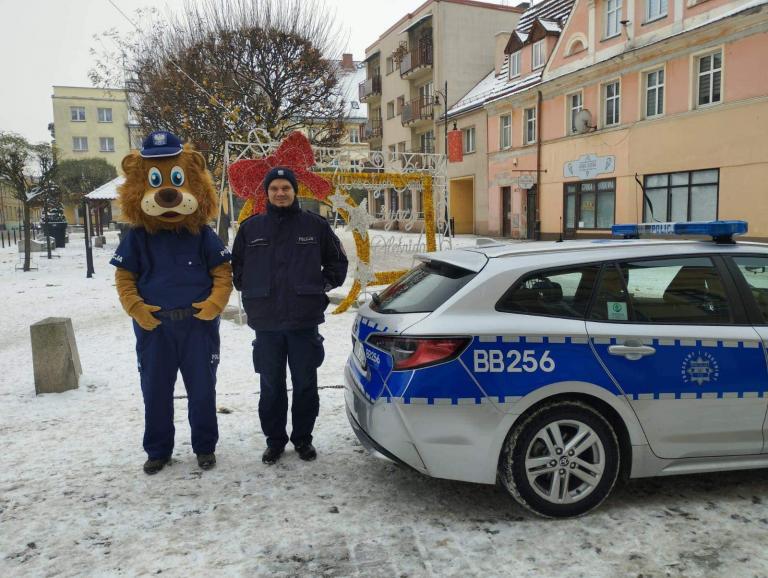 Mikołaj z oleśnicką  Policją 