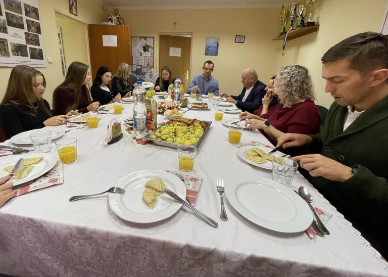 Wigilijne spotkanie młodzieży gorlickiego Hufca Pracy 