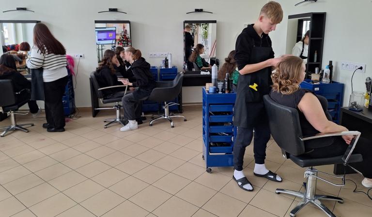 Wymiana doświadczeń w zawodzie fryzjer