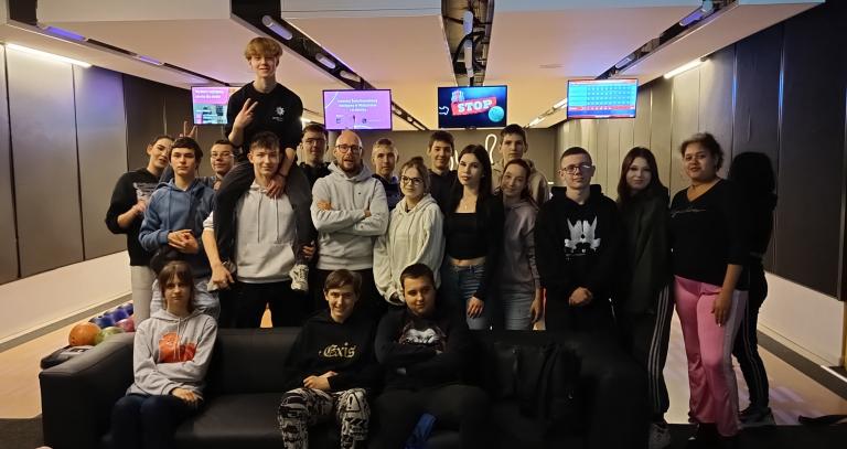 Andrzejkowy turniej bowlingowy dla uczestników wolsztyńskiego Hufca Pracy