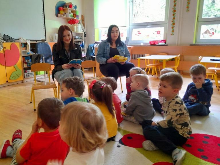 Pobaw się ze mną i poczytaj mi – realizacja inicjatywy przez młodzież z Iwonicza