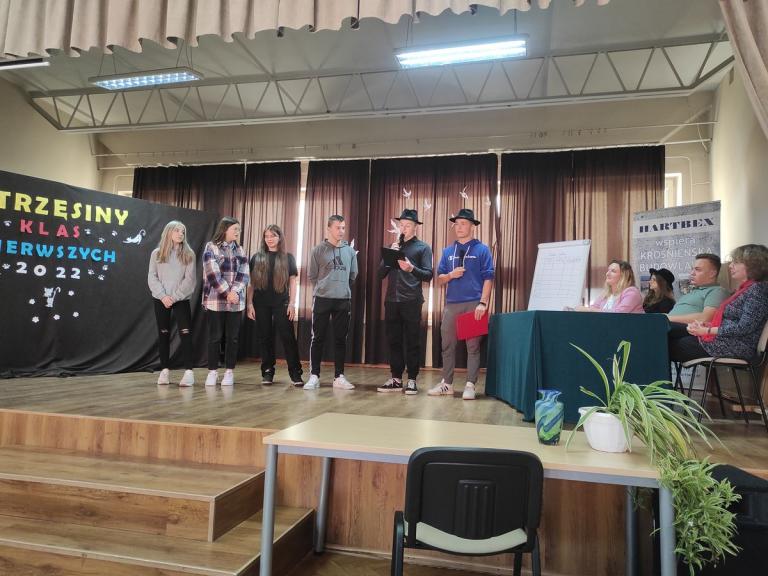 „Otrzęsiny” w 9-10 Hufcu Pracy w Krośnie