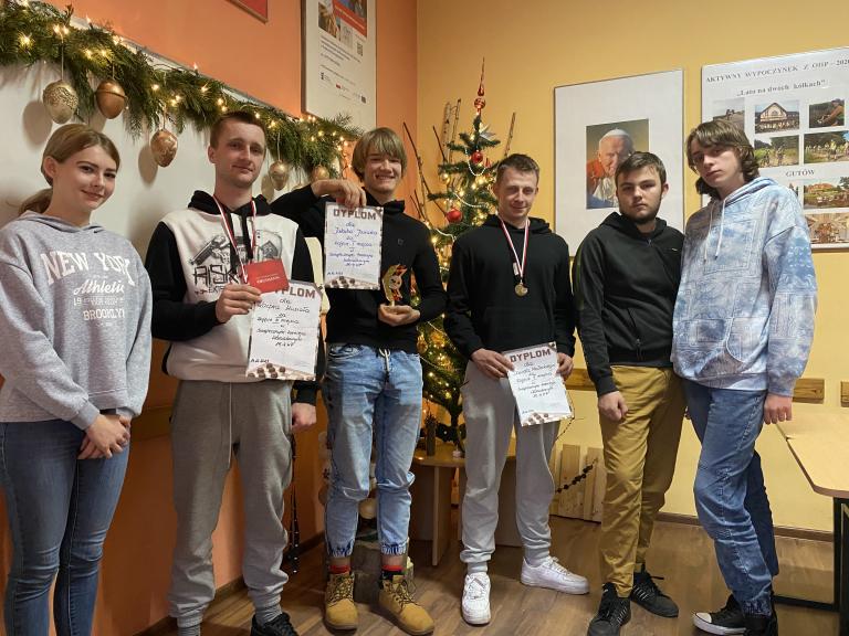 Świąteczny Turniej Warcabowy w ostrowskim Hufcu Pracy