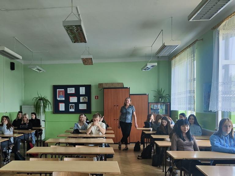 O poszukiwaniu pracy w 9-10 Hufcu Pracy