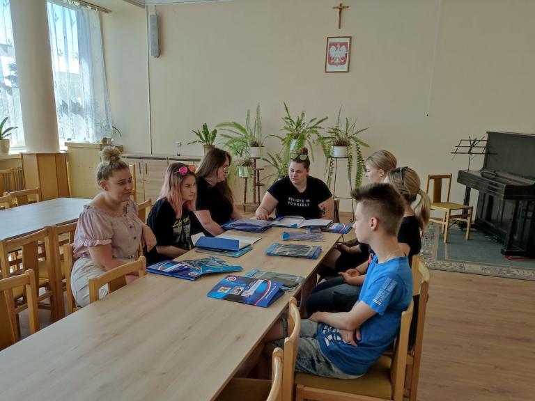Kurs kosmetyczka –  stylizacja paznokci w Krośnie