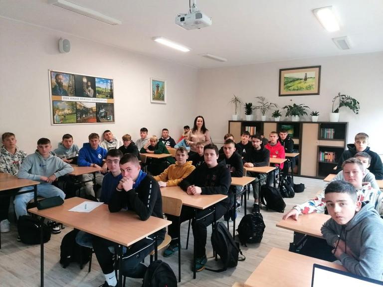 Pośrednik pracy w 9-9 Hufcu Pracy w Krośnie