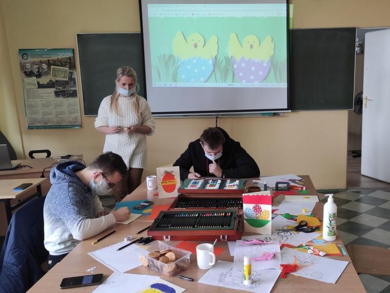 Kartki wielkanocne w 9-9 Hufcu Pracy w Krośnie