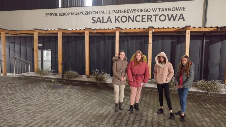 „KONCERT MIKOŁAJKOWY”