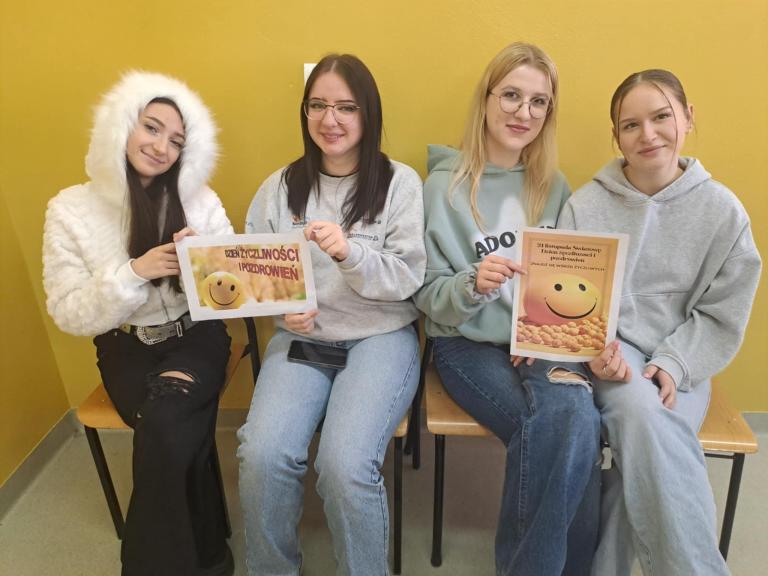 PROSTY GEST, WIELKA ZMIANA - ŚWIATOWY DZIEŃ ŻYCZLIWOŚCI I POZDROWIEŃ 