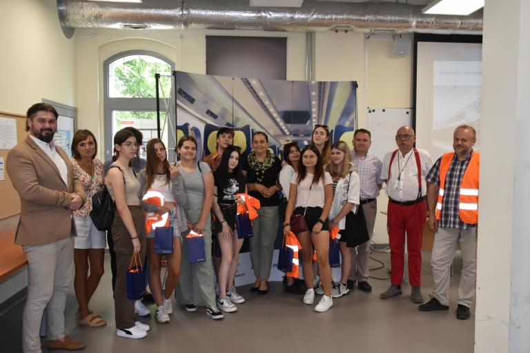 Wizyta studyjna uczestników Hufca Pracy w Śremie w PKP Intercity we Wrocławiu 