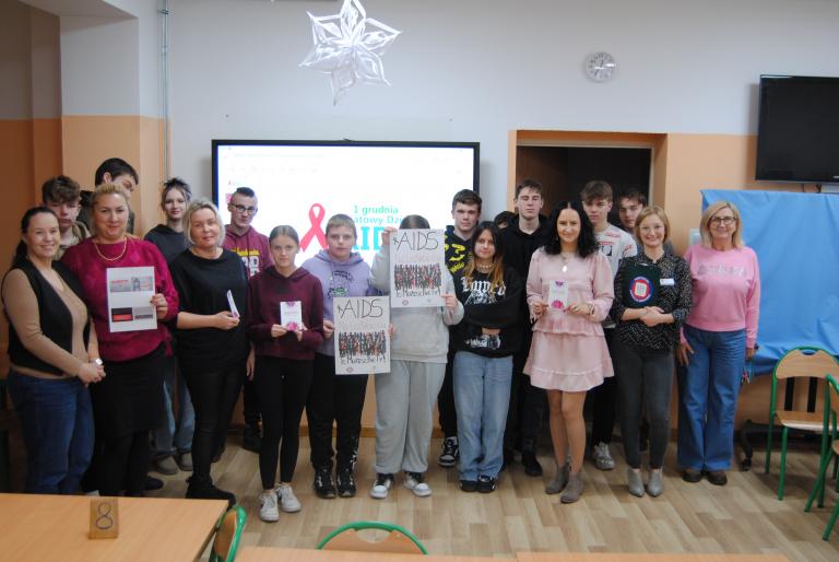 Działania edukacyjne w ramach profilaktyki AIDS i HIV w Szamocinie  