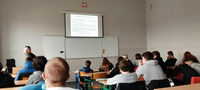 Dzierżoniowski Hufiec poznaje prawo pracy 