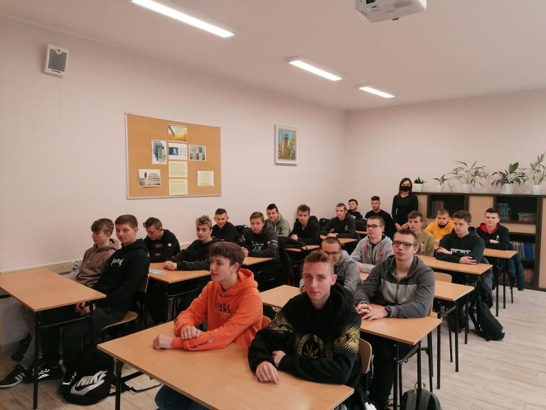 Spotkanie z doradcą zawodowym w 9-9 Hufcu Pracy w Krośnie