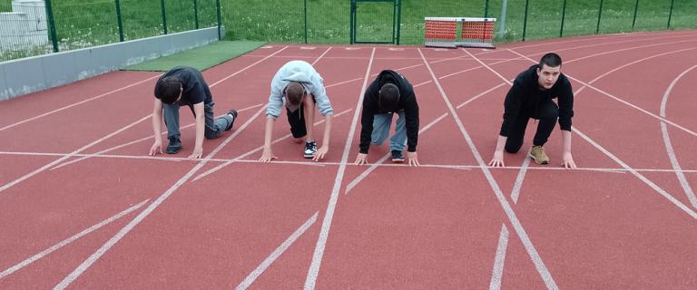 Zmagania lekkoatletyczne na kalwaryjskim stadionie   