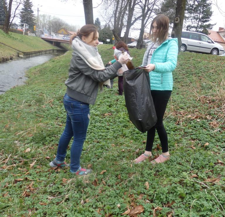 Światowy Dzień Ziemi z dąbrowskim Hufcem Pracy