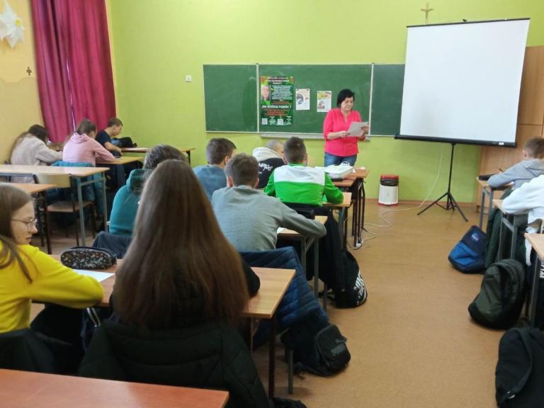 Pomagając innym pomagasz i sobie