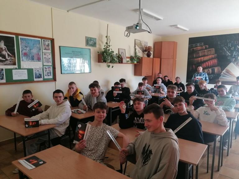 #WIDOCZNIWMROKU przed feriami w 9-9 Hufcu Pracy w Krośnie