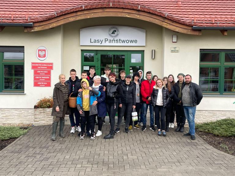 Edukacyjna wycieczka  do lasu 