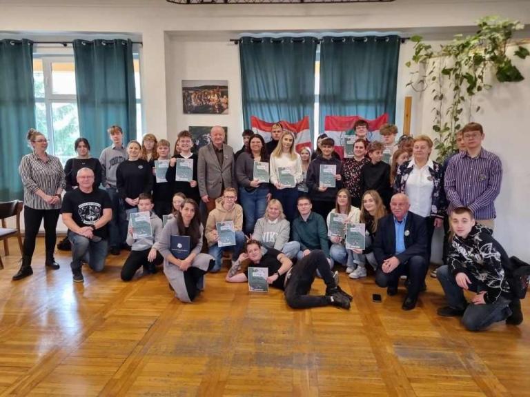 „ Swego nie znacie, cudze chwalicie”…..