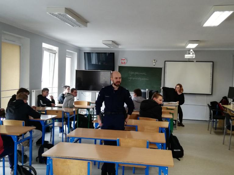 Tradycja i technologia – bezpieczna korespondencja to harmonia” – realizacja inicjatywy w wałbrzyskim Hufcu Pracy